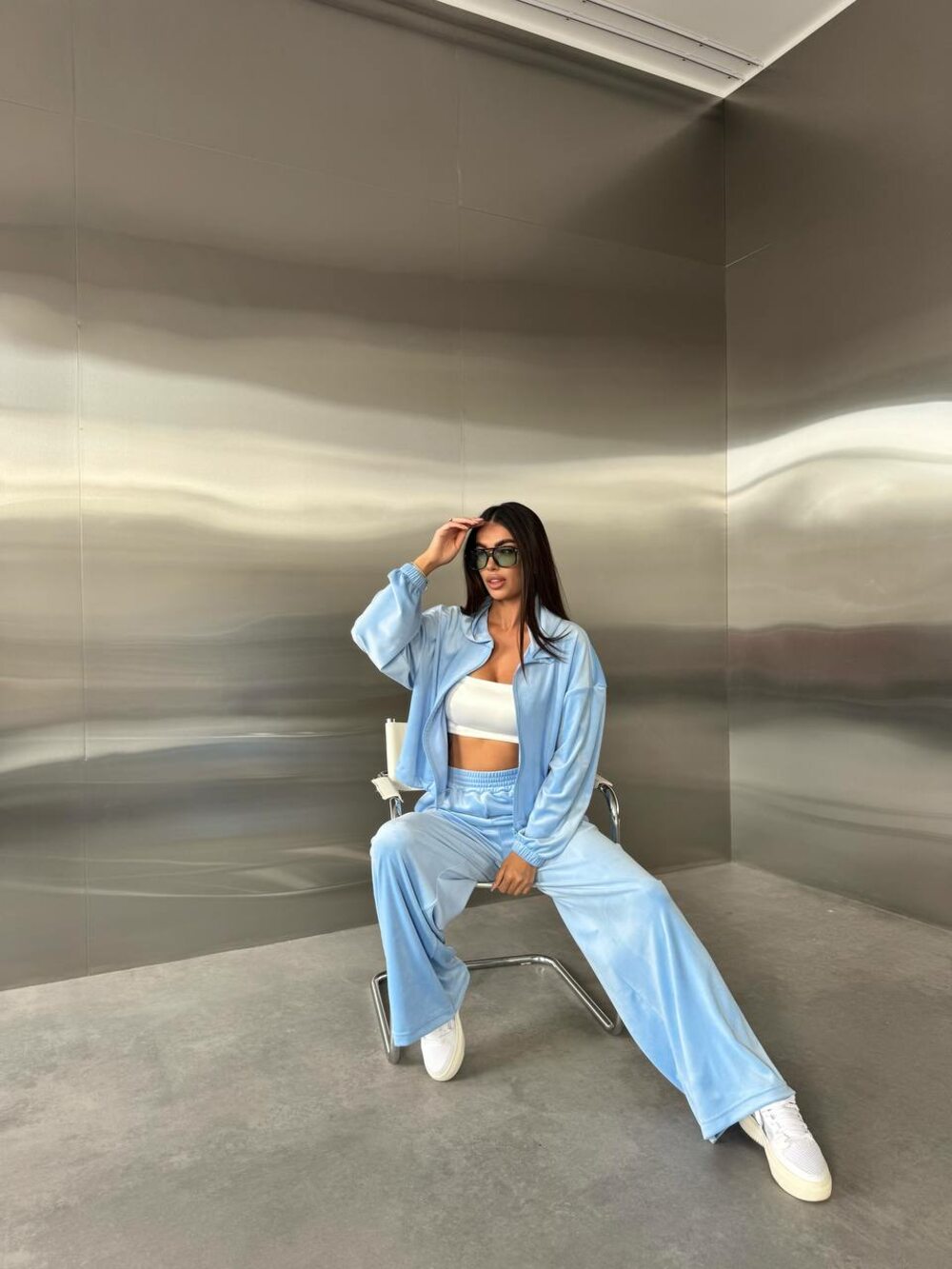 Велюровий костюм з регульованими зав'язками, колір блакитний