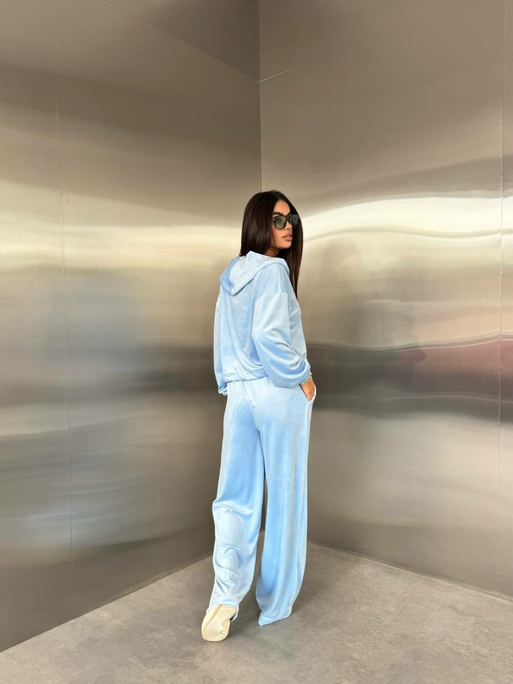 Велюровий костюм з регульованими зав'язками, колір блакитний