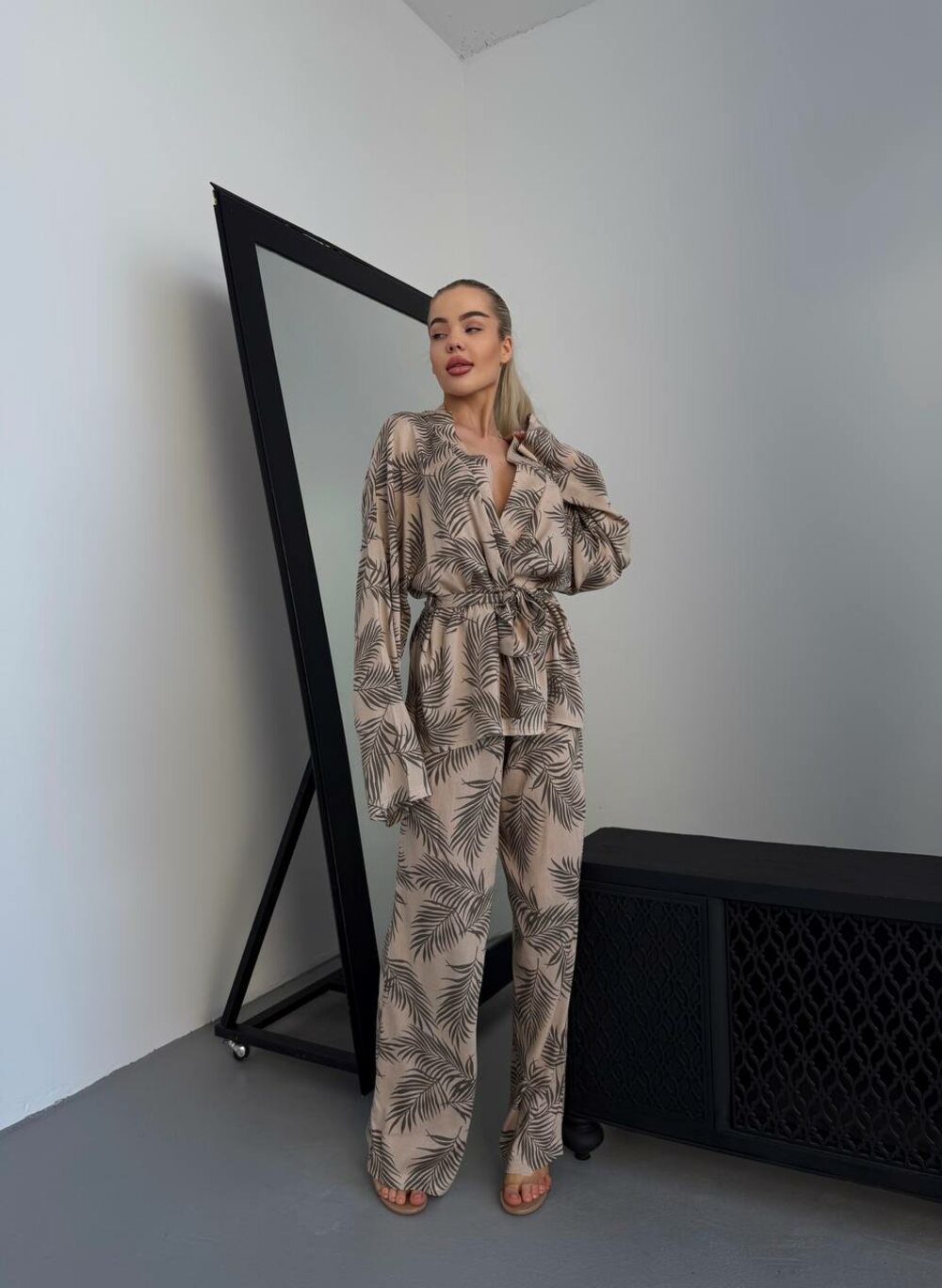 Косять двійка з штанів та кардигану, колір бежевий