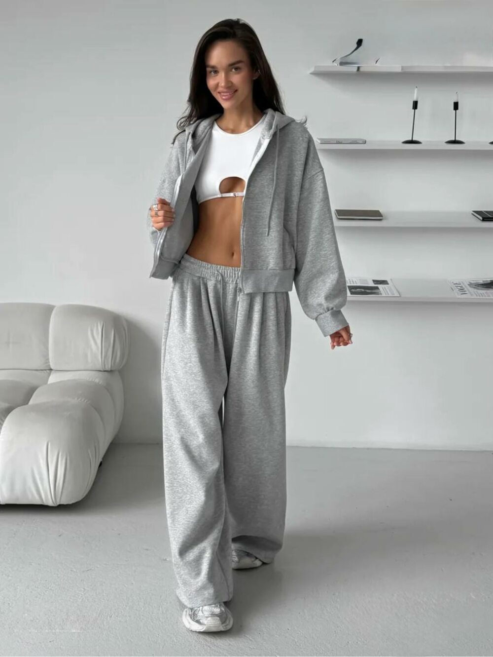 Костюм двійка складається зі худі та штанів, колір меланж