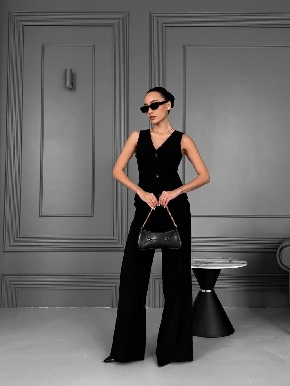 Костюм зісотет із жилетки та штанів, колір чорний