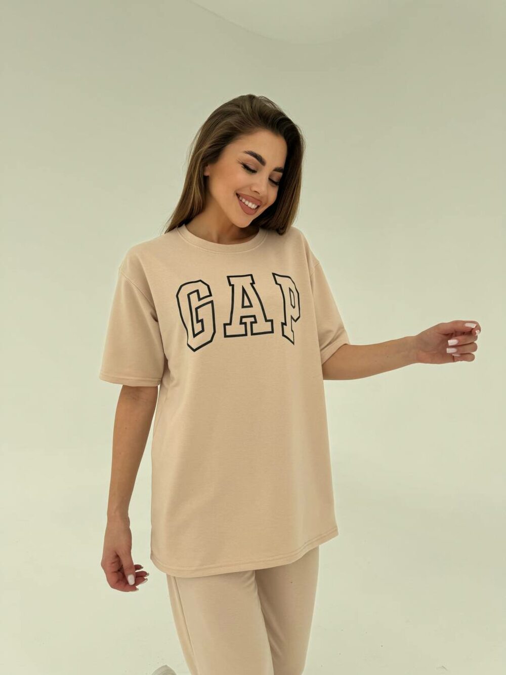 Костюм двійка з написом, колір бежевий