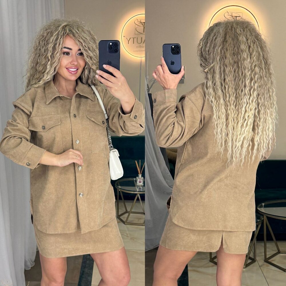 Костю двійка складається з сорочки оверсайз і спідниці, колір бежевий