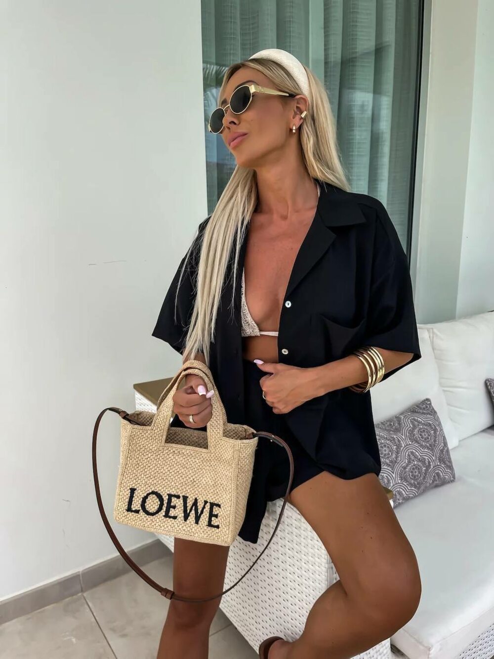 Костмюм двійка складається з сорочки та шорт, колір чорний