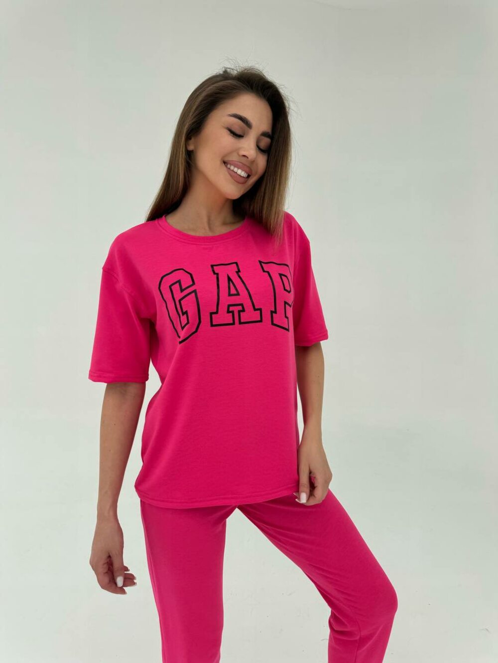 Костюм двійка з написом, колір малиновий