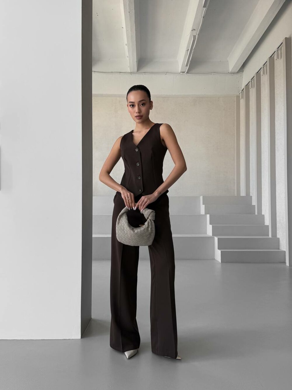 Костюм зісотет із жилетки та штанів, колір шоколад