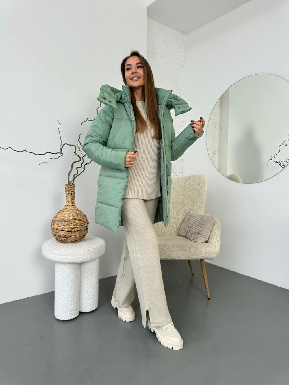 Пальто утеплене зимове з капюшоном в мінусову температуру оливковий колір