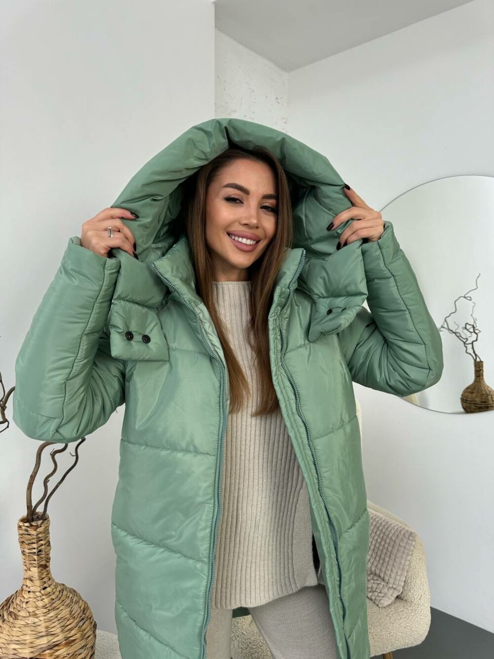 Пальто утеплене зимове з капюшоном в мінусову температуру оливковий колір