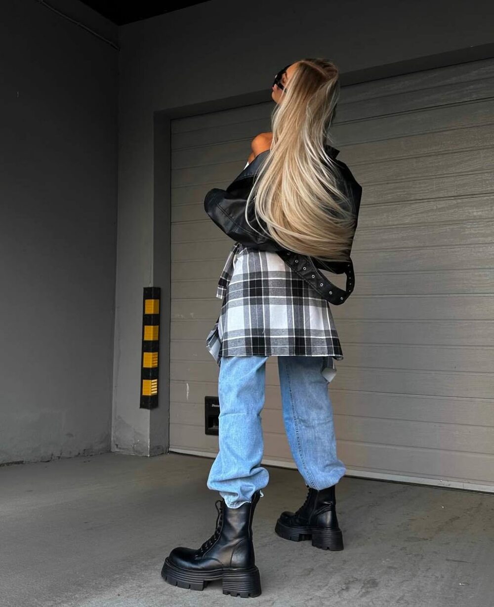 Базовая укороченная косуха оверсайз, цвет черный