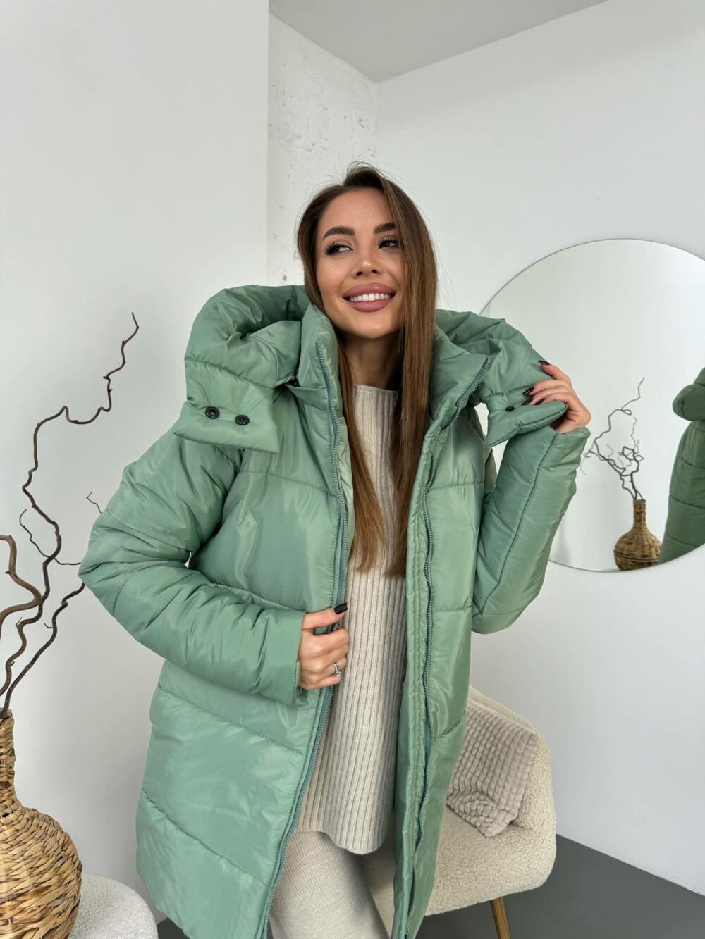 Пальто утеплене зимове з капюшоном в мінусову температуру оливковий колір