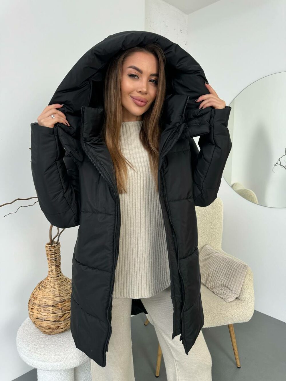 Пальто утеплене зимове з капюшоном у мінусову температуру колір чорний