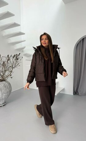 Жіноча стьобана куртка укорочена у відтінку сірого кольору