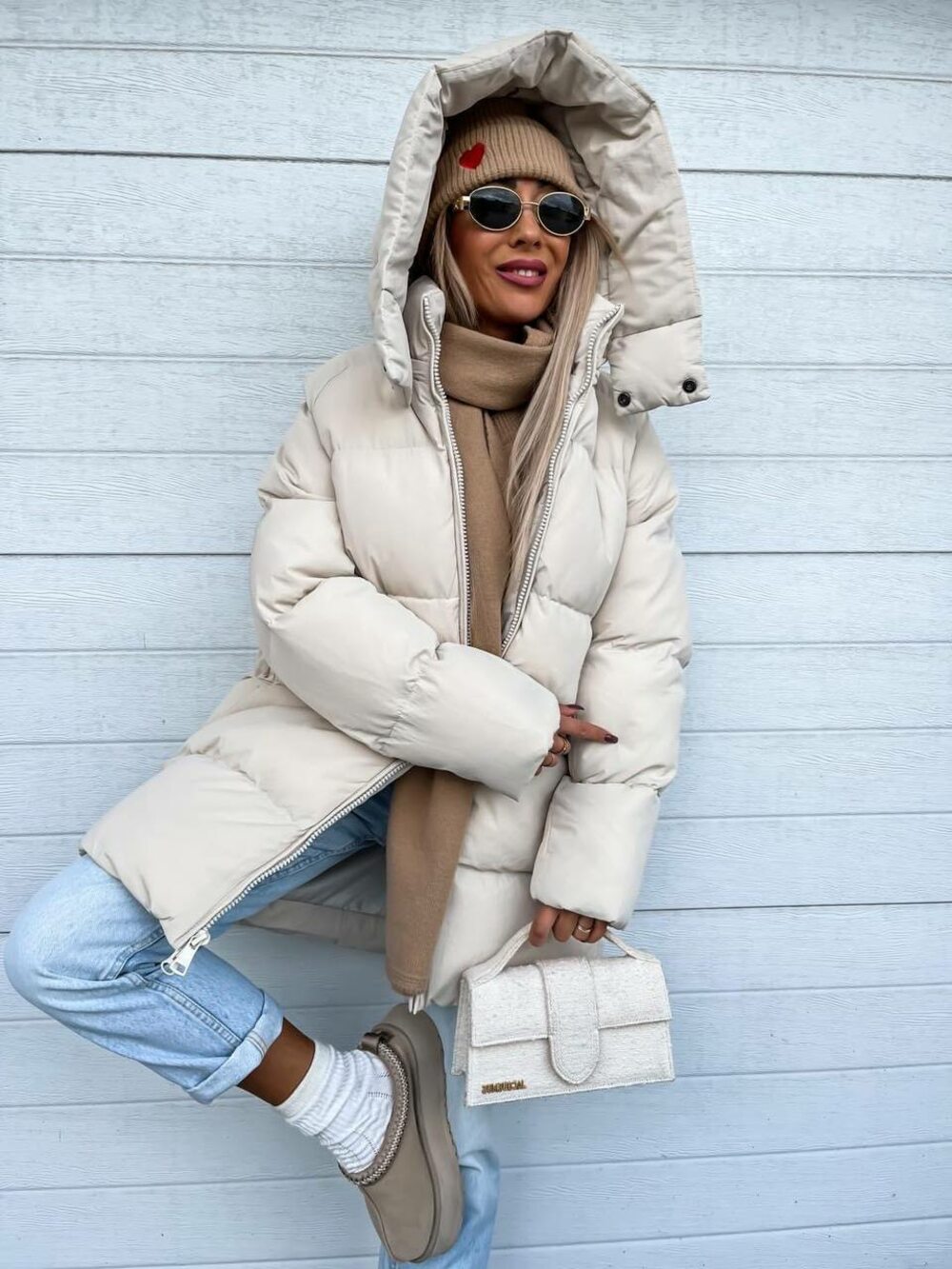 Утеплена зимова куртка з капюшоном стиль оверсайз