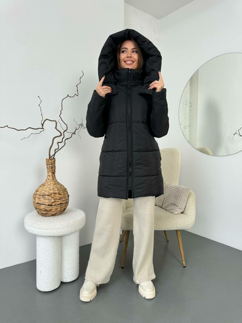 Пальто утеплене зимове з капюшоном у мінусову температуру колір чорний