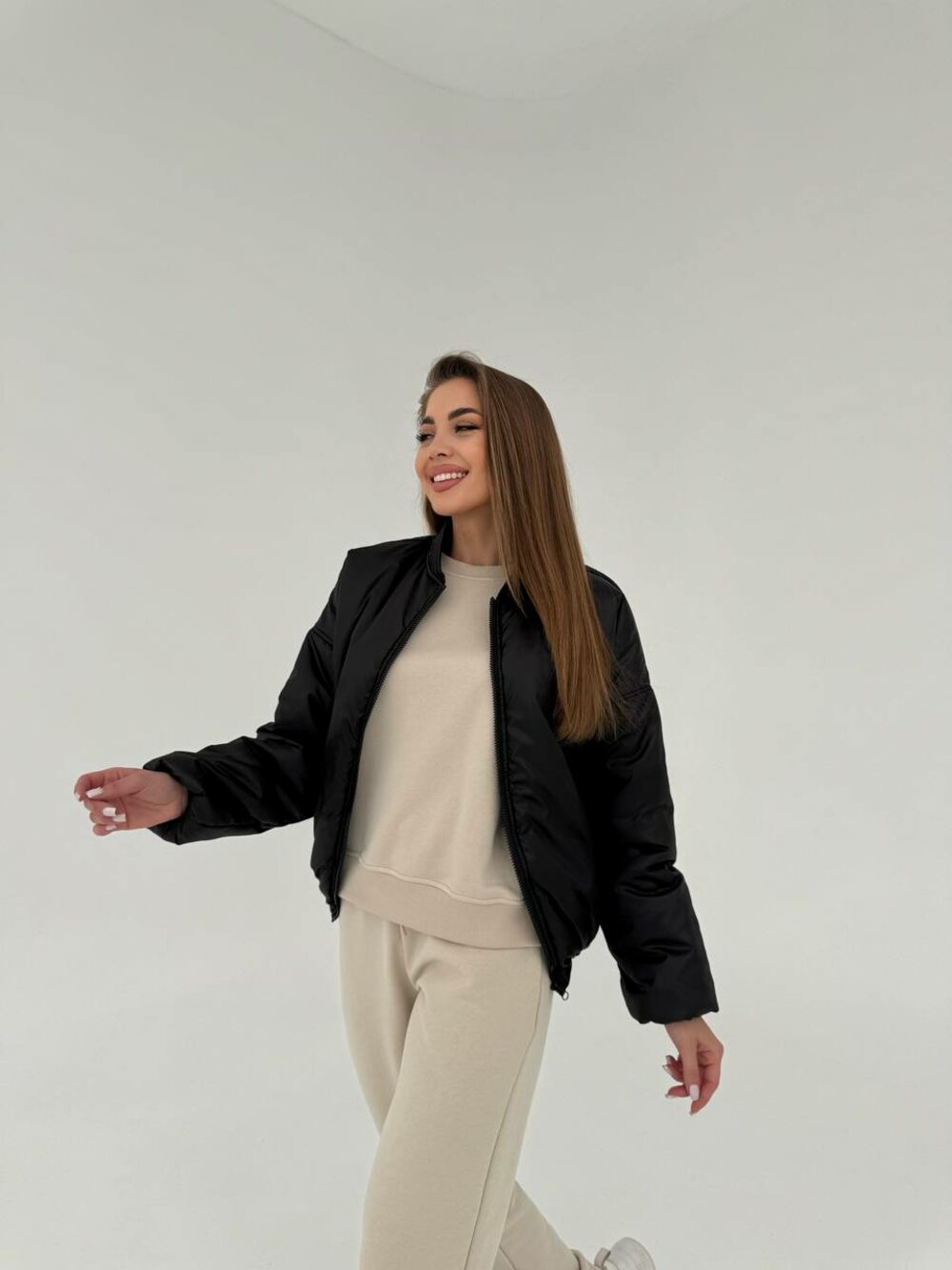 Бомбер утеплённый на синтепоне цвет чёрный