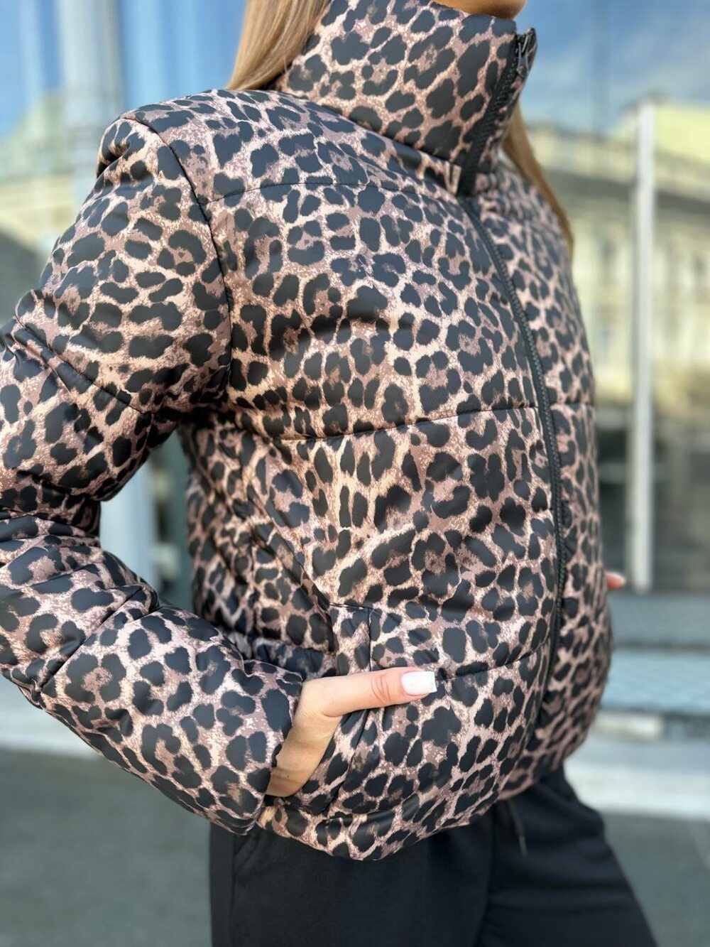 Куртка коротка принт леопард колір коричневий