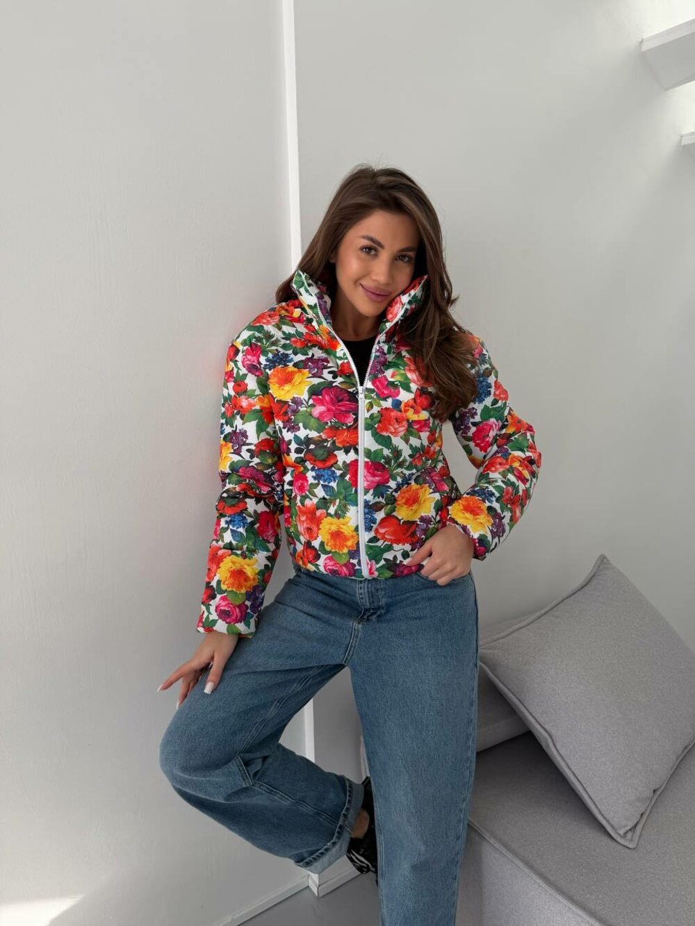 Куртка весняна стьобана з квітковим принтом колір білий