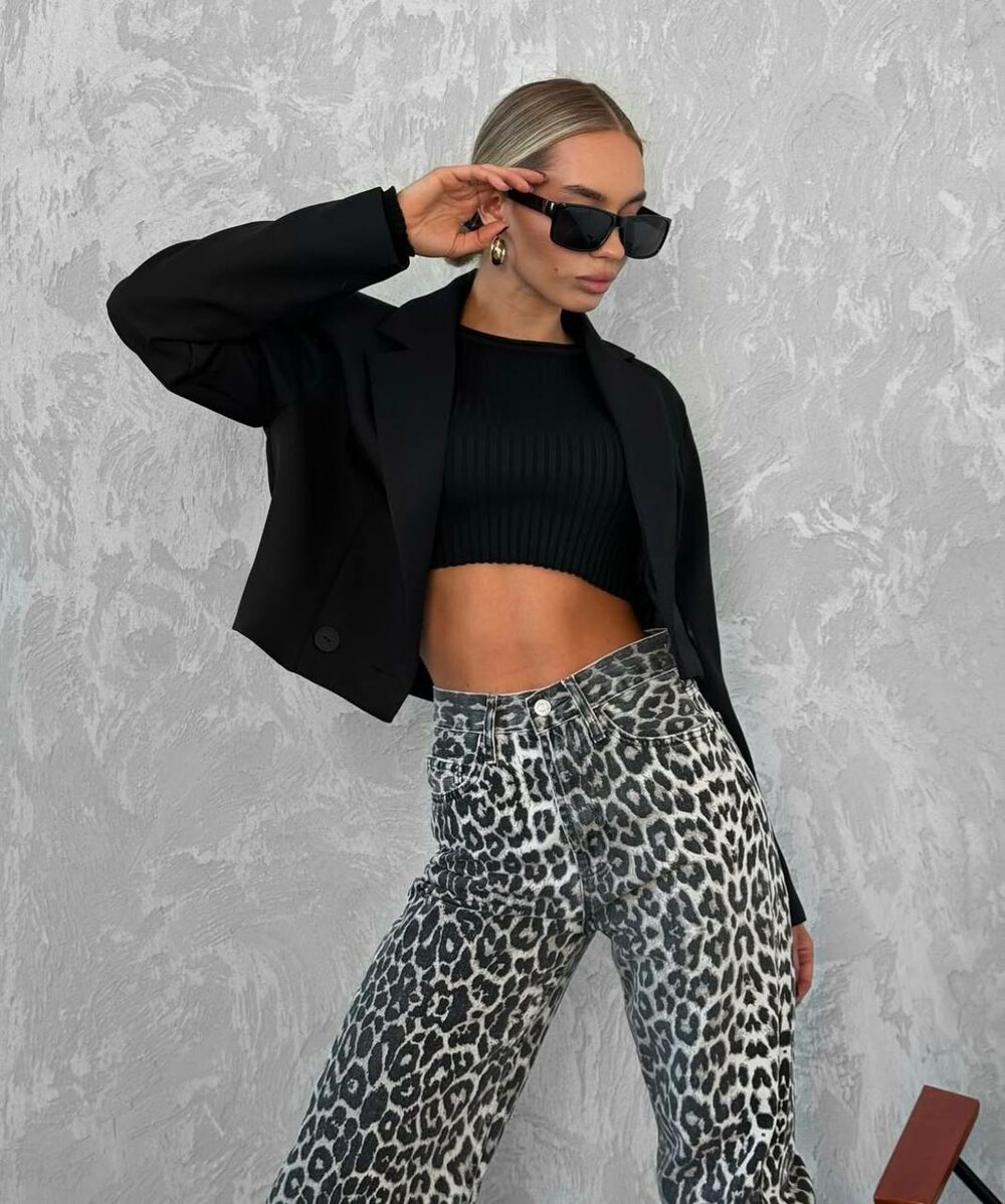 Укорочений піджак, колір чорний