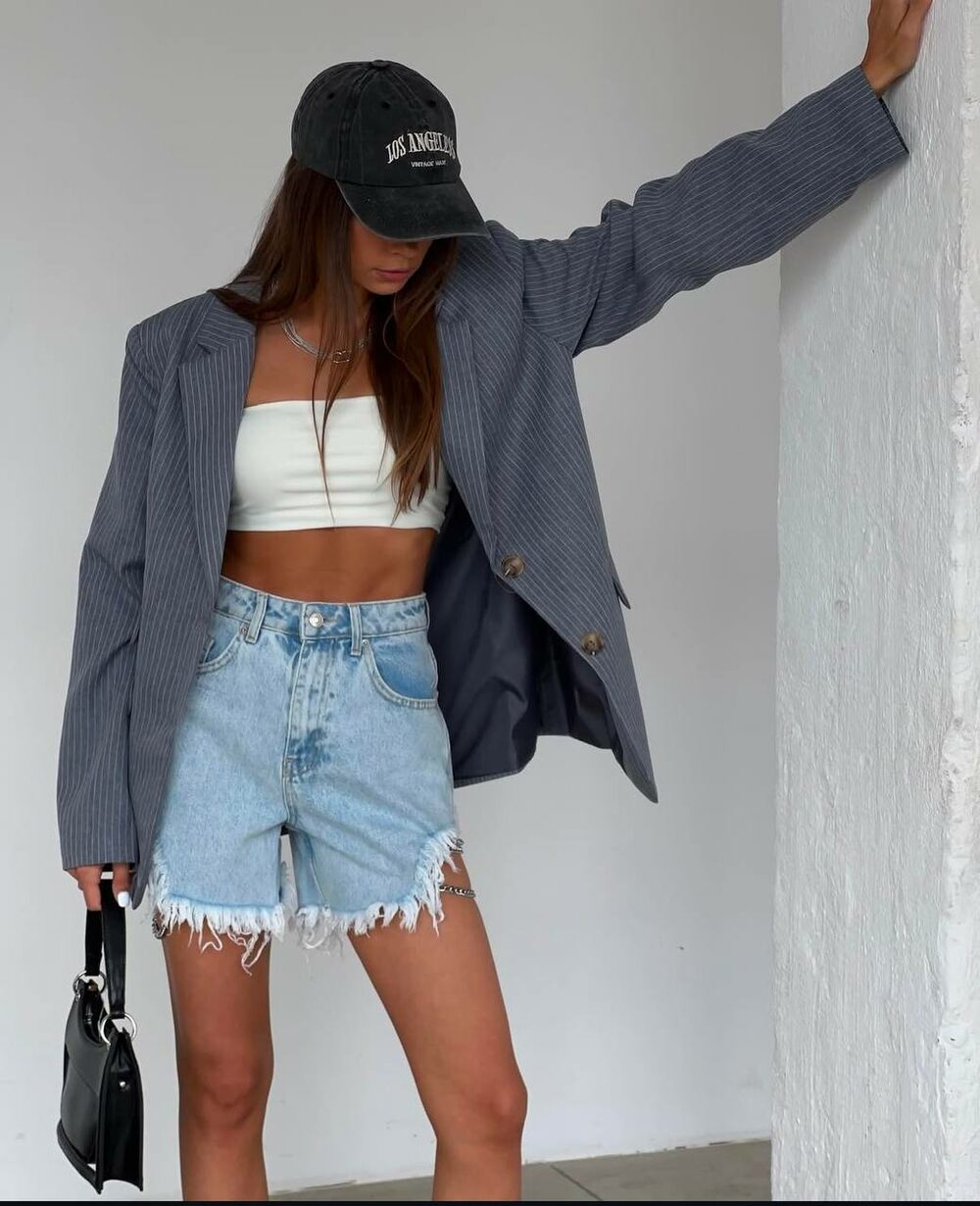 Піджак вільного крою, подовжений, сірий колір в смужку