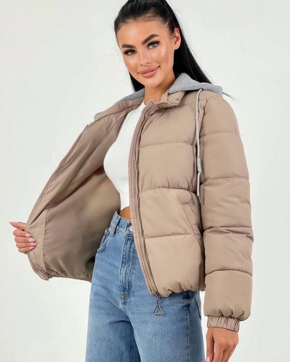 Куртка короткая бежевая