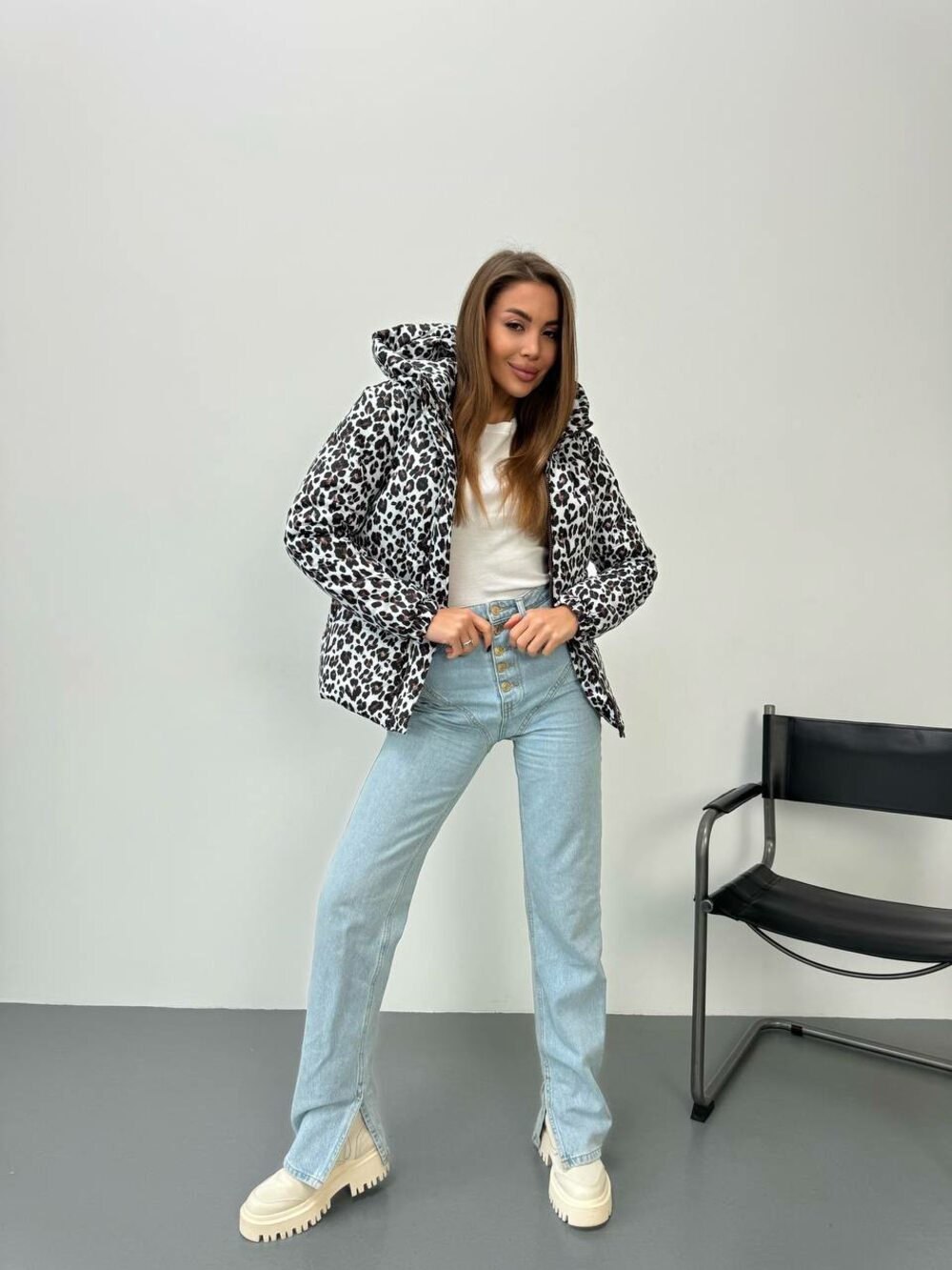 Куртка з капюшоном принт леопард утеплювач силікон 200 колір білочорний