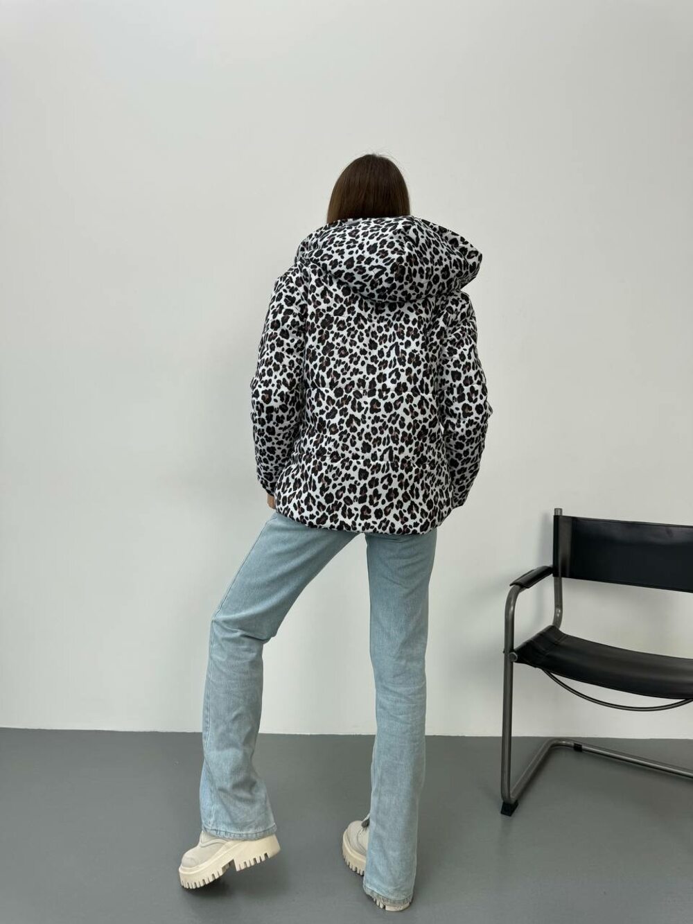 Куртка з капюшоном принт леопард утеплювач силікон 200 колір білочорний