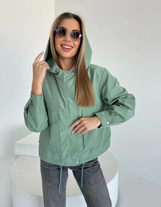Модная легкая ветровка цвет оливковый
