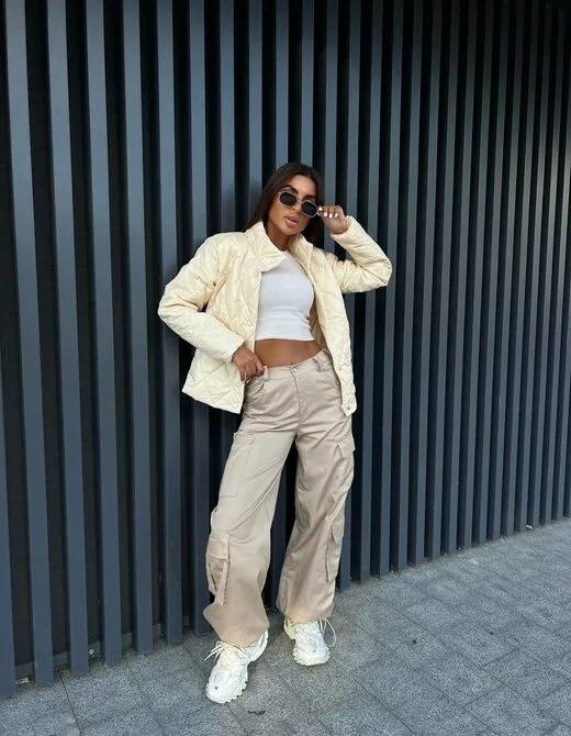 Стеганая курточка из плащевки бежевого цвета