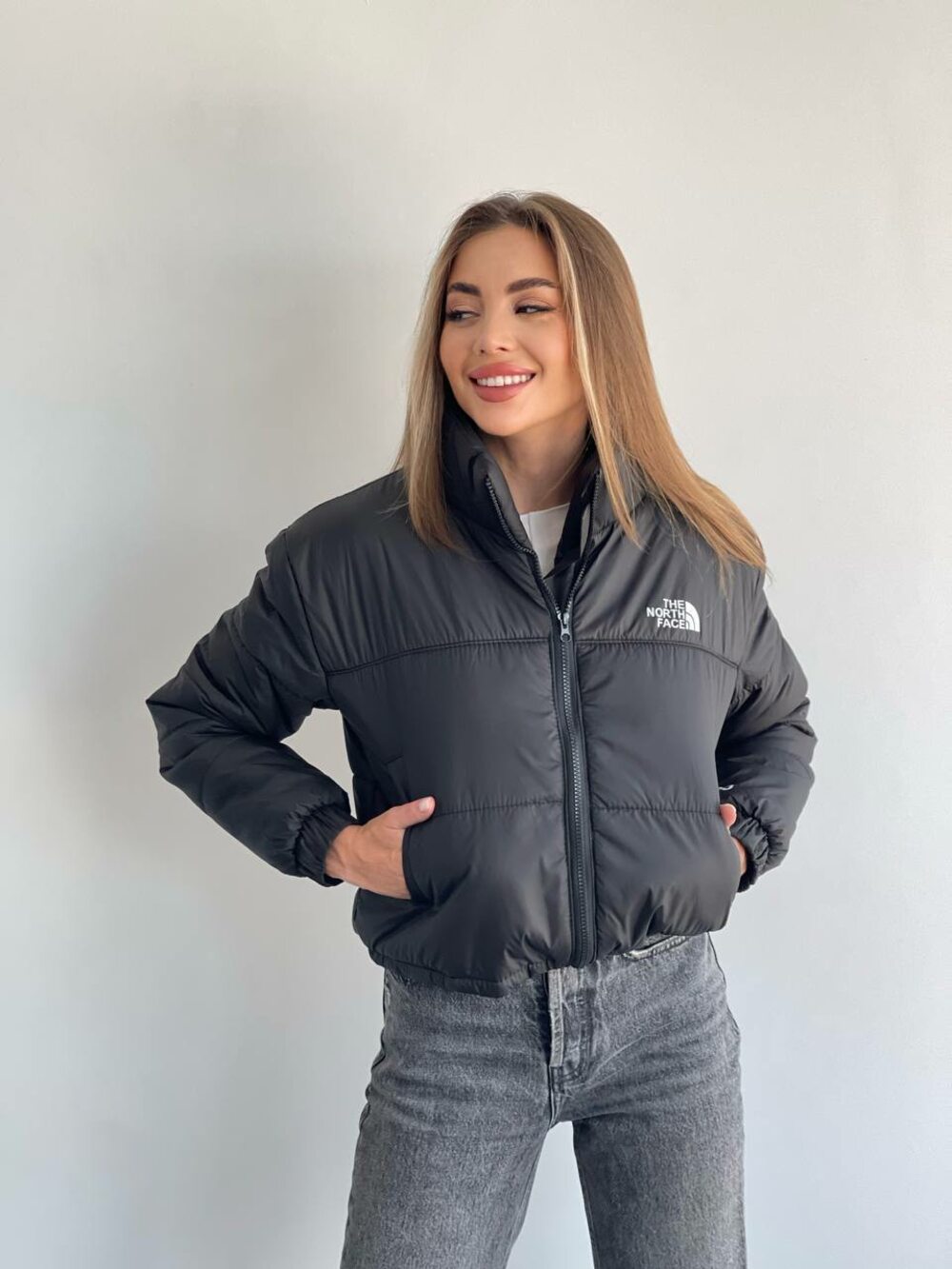 Демисезонная курточка с накатом, цвет черный