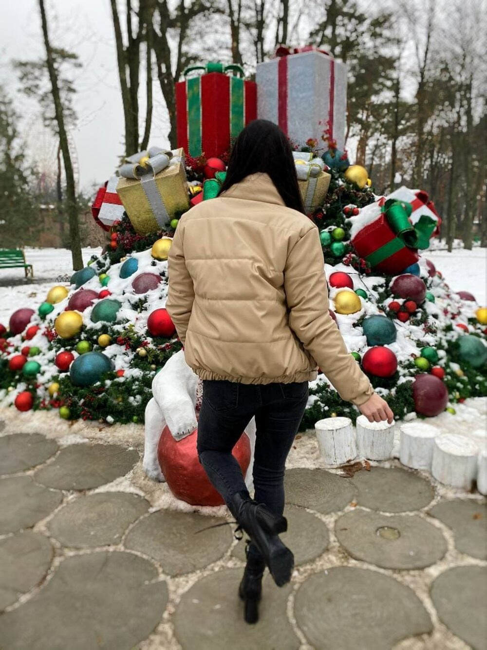 Куртка из эко-кожи короткая бежевая