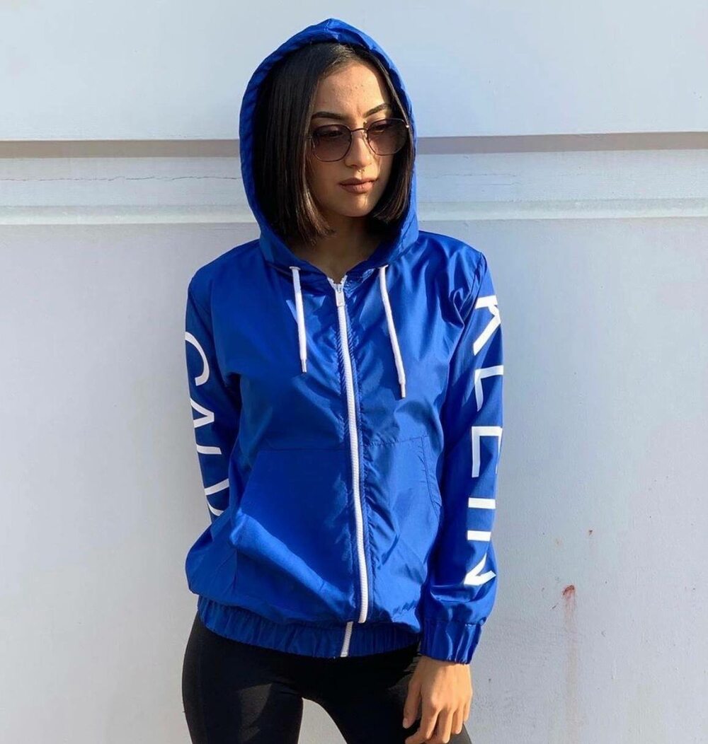 Синяя осенняя ветровка на подкладе