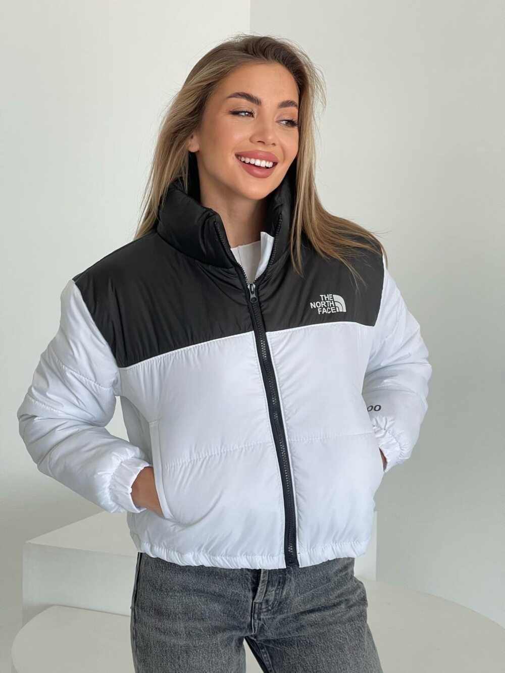 Демісезонна курточка з накатом, колір білий