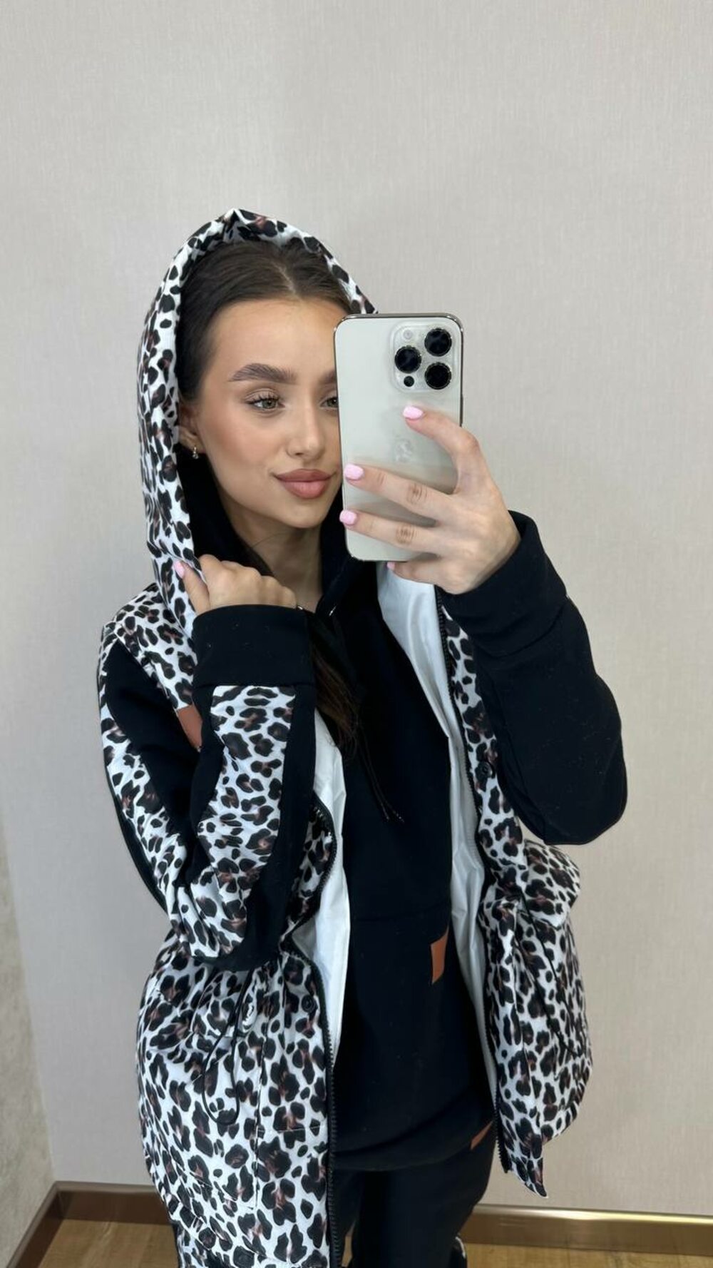 Зимове пальто наповнювач силікон 300 з капюшоном колір бежевий