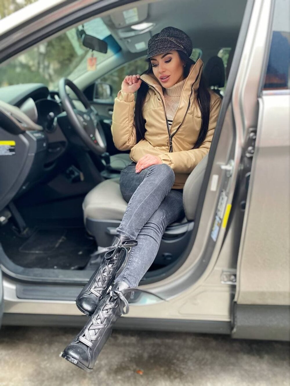 Куртка из эко-кожи короткая бежевая