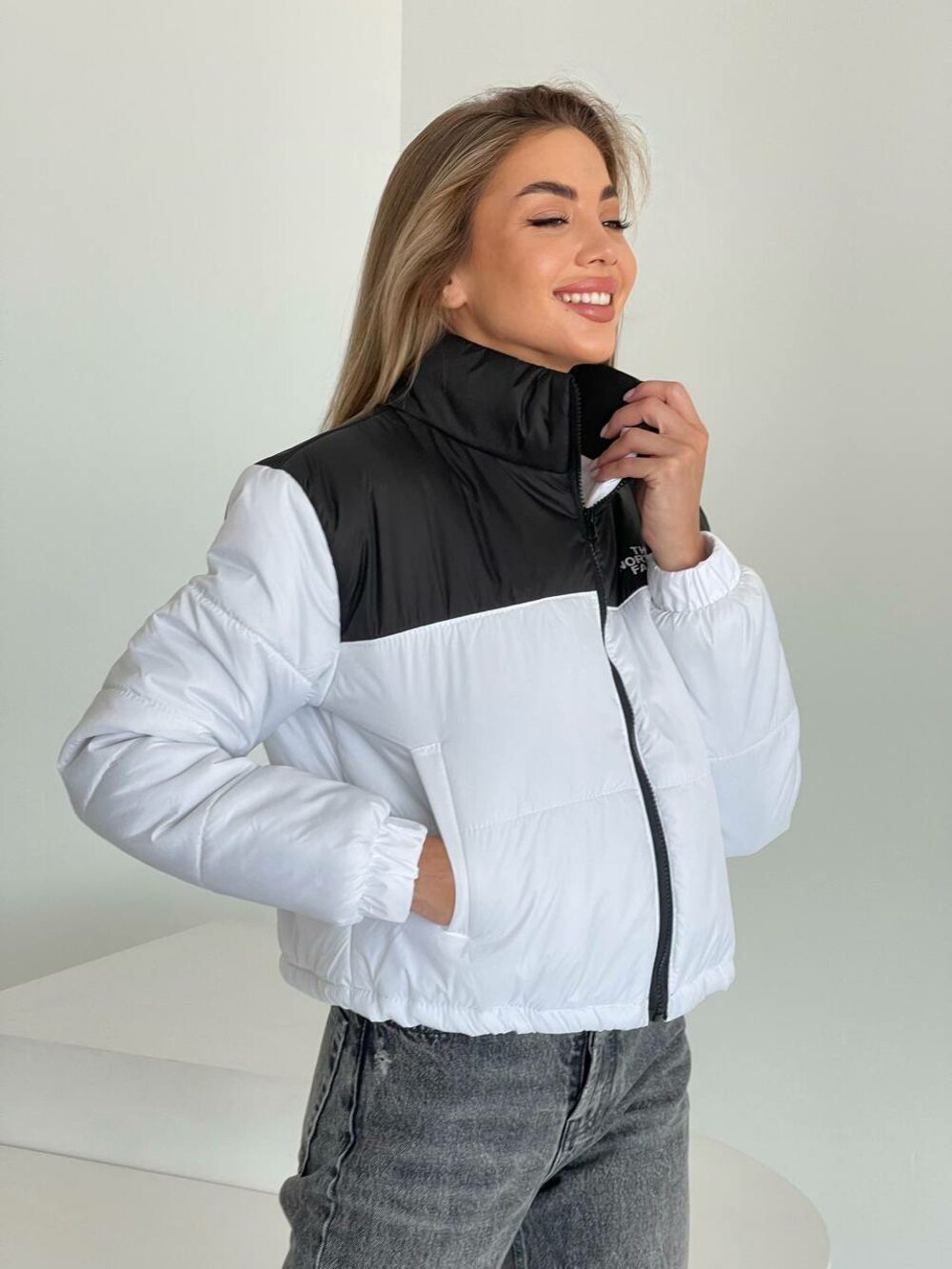 Демісезонна курточка з накатом, колір білий