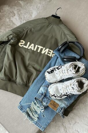 Модный бомбер с накаткой цвет хаки