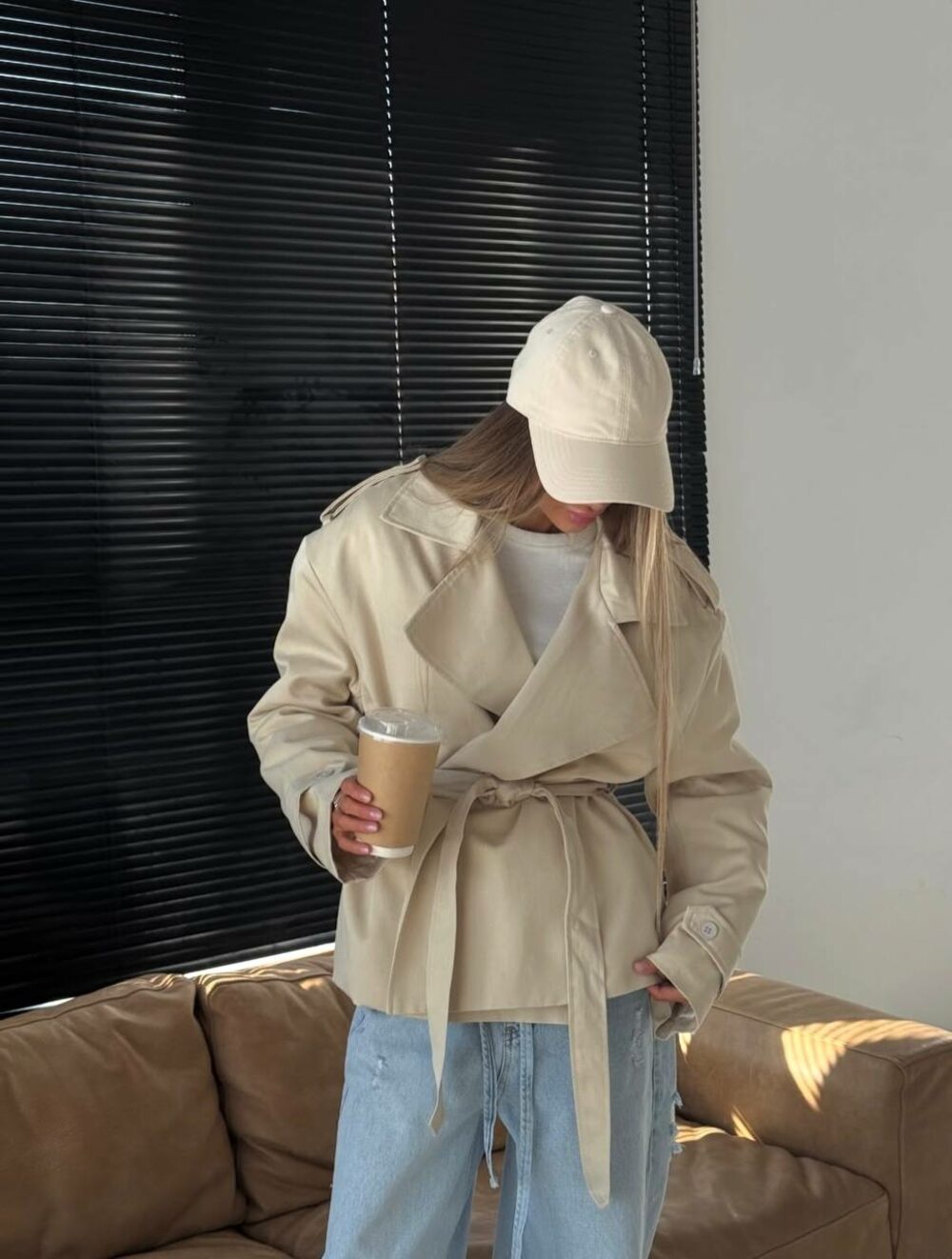 Тренч з поясом твіл колір бежевий