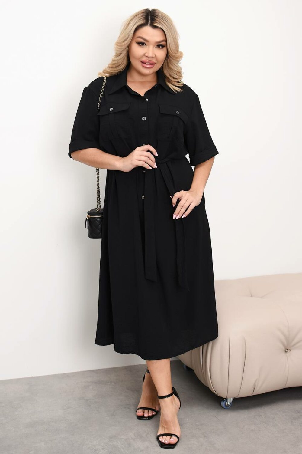 Сукня на гудзиках з накладними кишенями, колір чорний