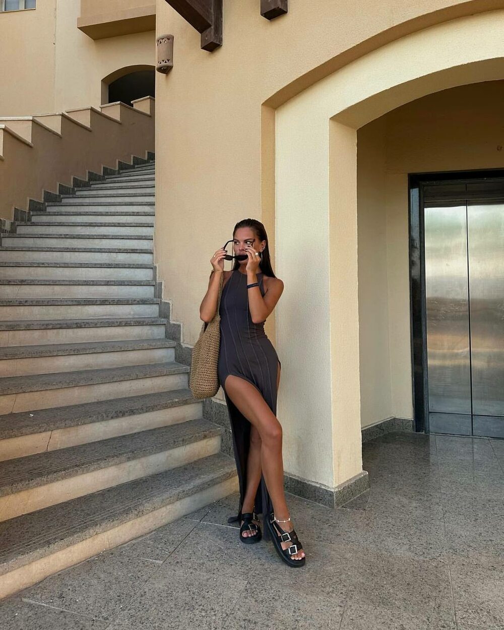 Сукня з розрізами на стегнах, колір графіт