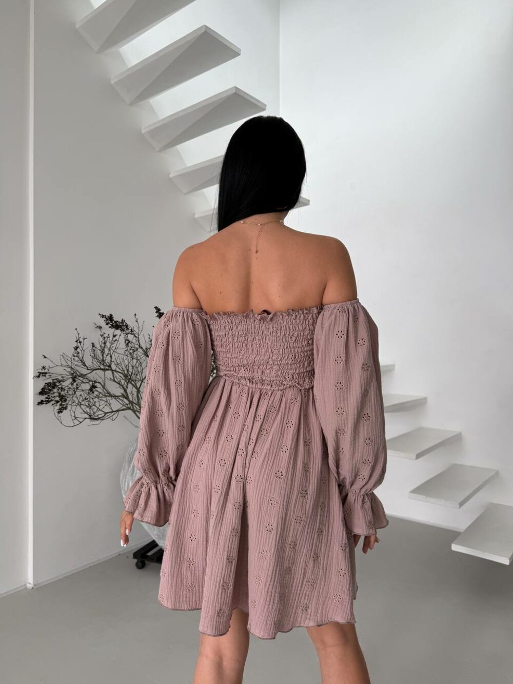 Сукня з резинкою, що стягує, і довгими рукавами, колір моко