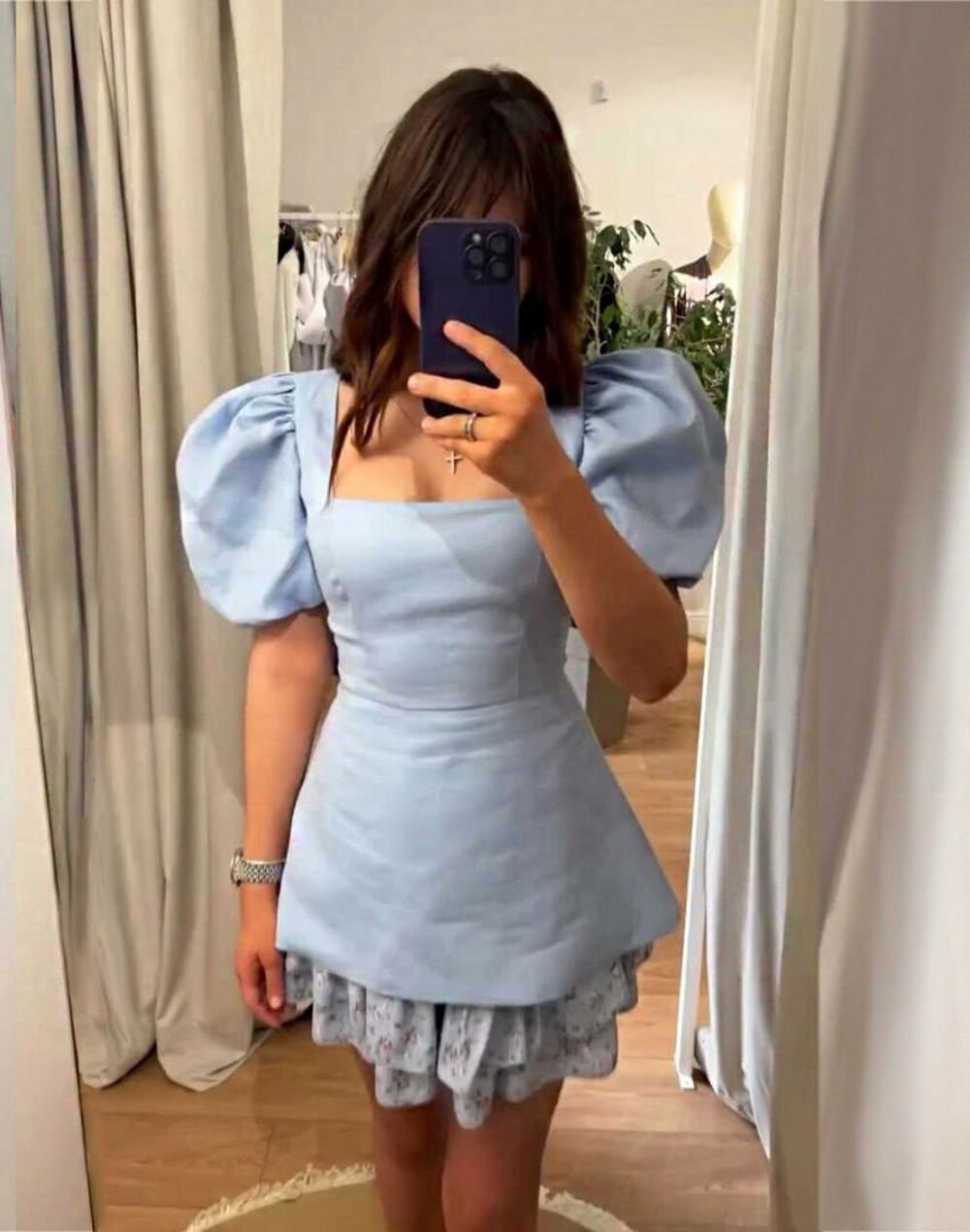 Сукня з пишною спідницею та рукавами-ліхтариками, колір блакитний