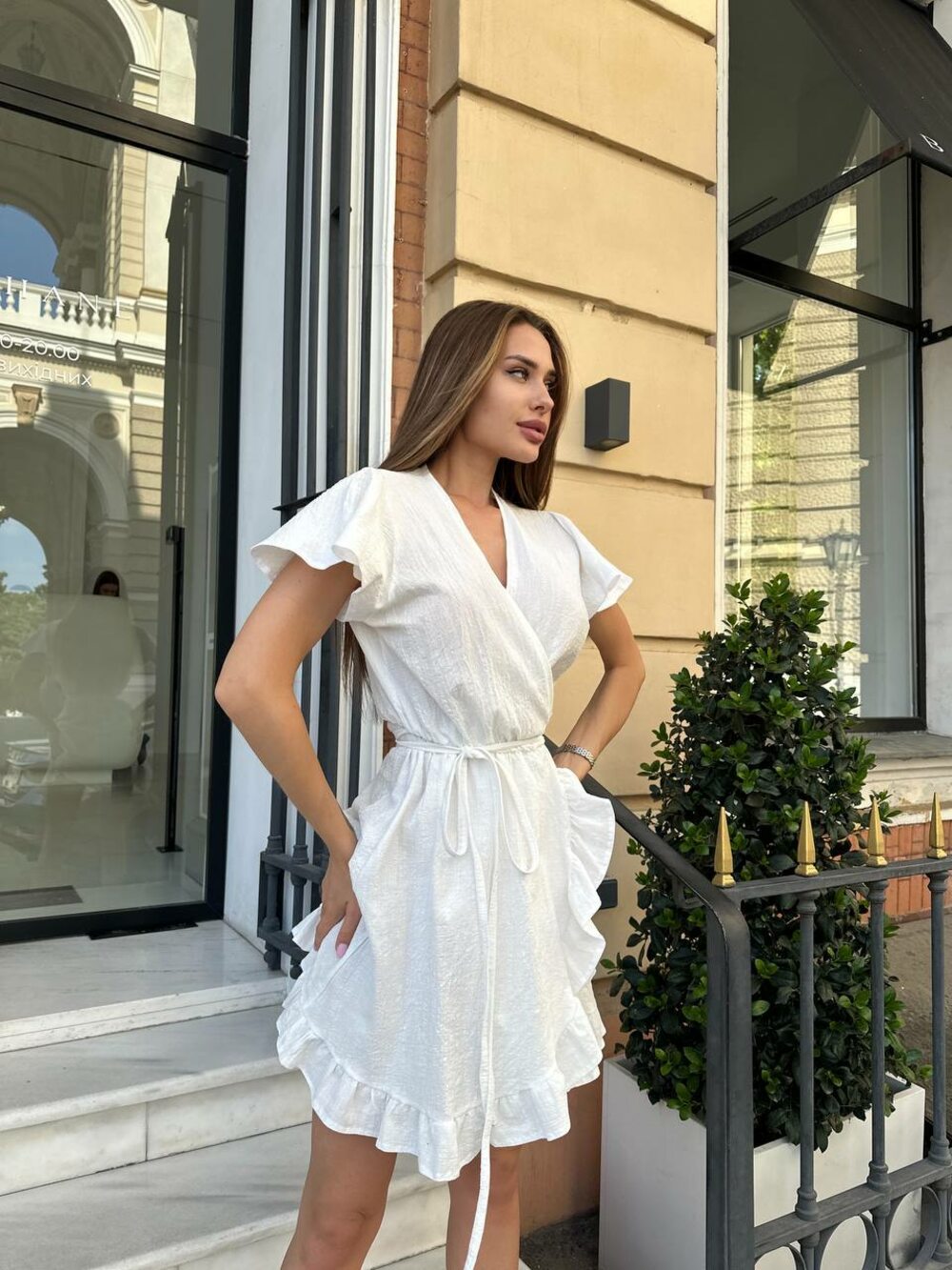 Сукня на запах, колір молочний