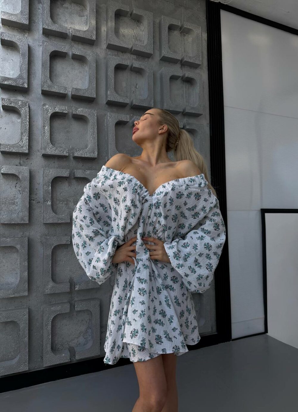 Сукня з об'ємними рукавами, колір м'ята