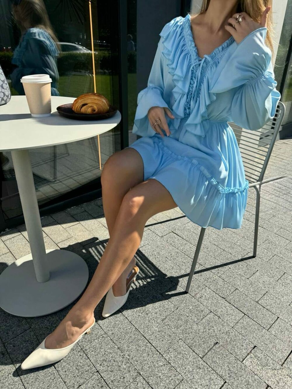 Стильне плаття з рушами, довгим рукавом, талія на гумці, колір блакитний