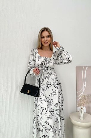 Платье с длинным рукавом и разрезом, цвет белый