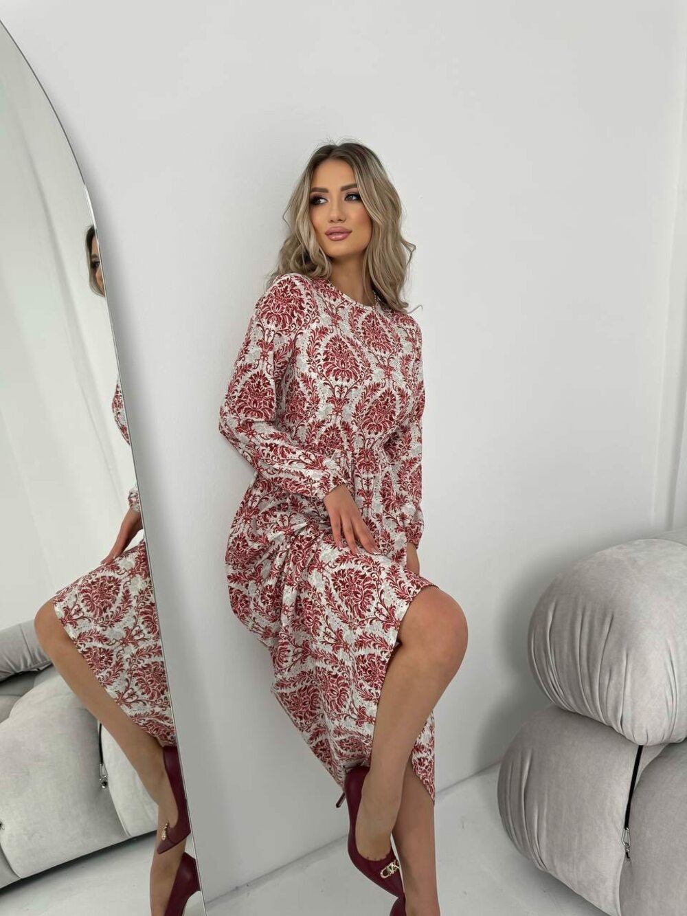 Принтована сукня вільного крою, талія на гумці, колір бежевий