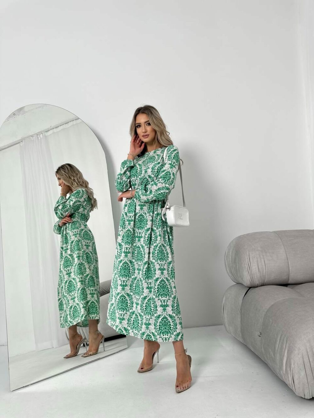 Принтована сукня вільного крою, талія на гумці, колір зелений