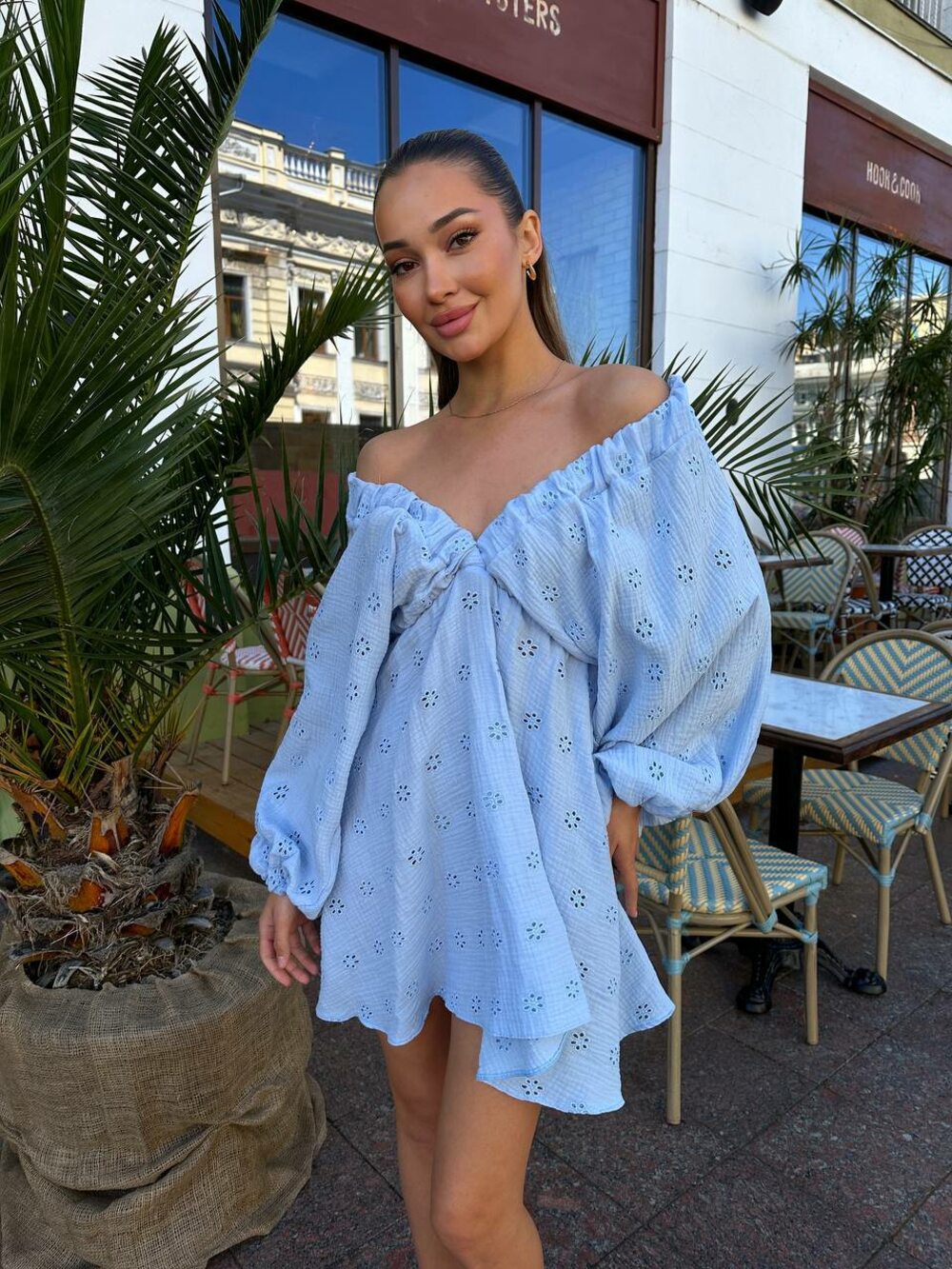 Повітряна сукня з об'ємним рукавом, колір блакитний