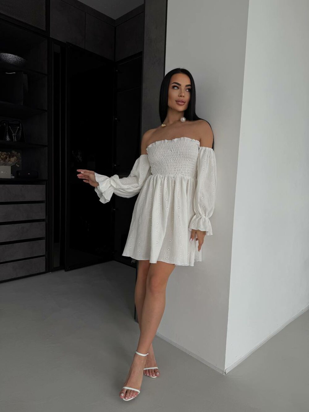 Сукня з резинкою, що стягує, і довгими рукавами, колір молочний