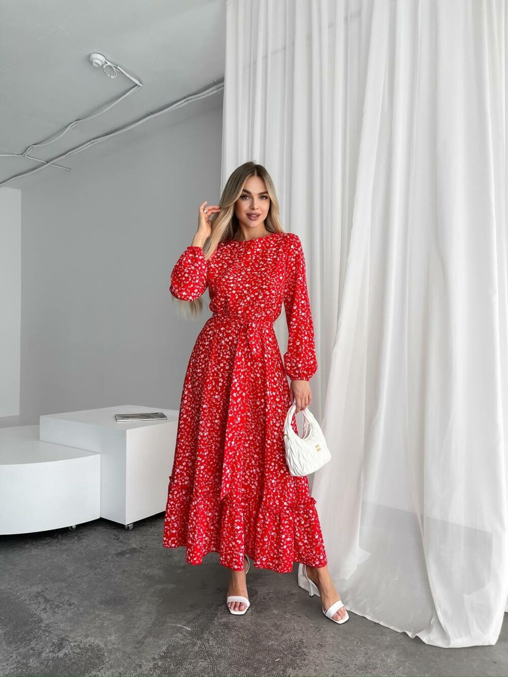 Сукня-міді з довгим рукавом та пояском, колір червоний